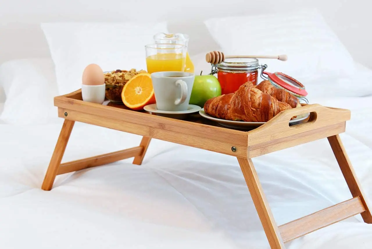 Wholesale Bamboo Computer Tray Bamboo Portable Snack Table With Folding Legs Food Breakfast Bed Serving Tray