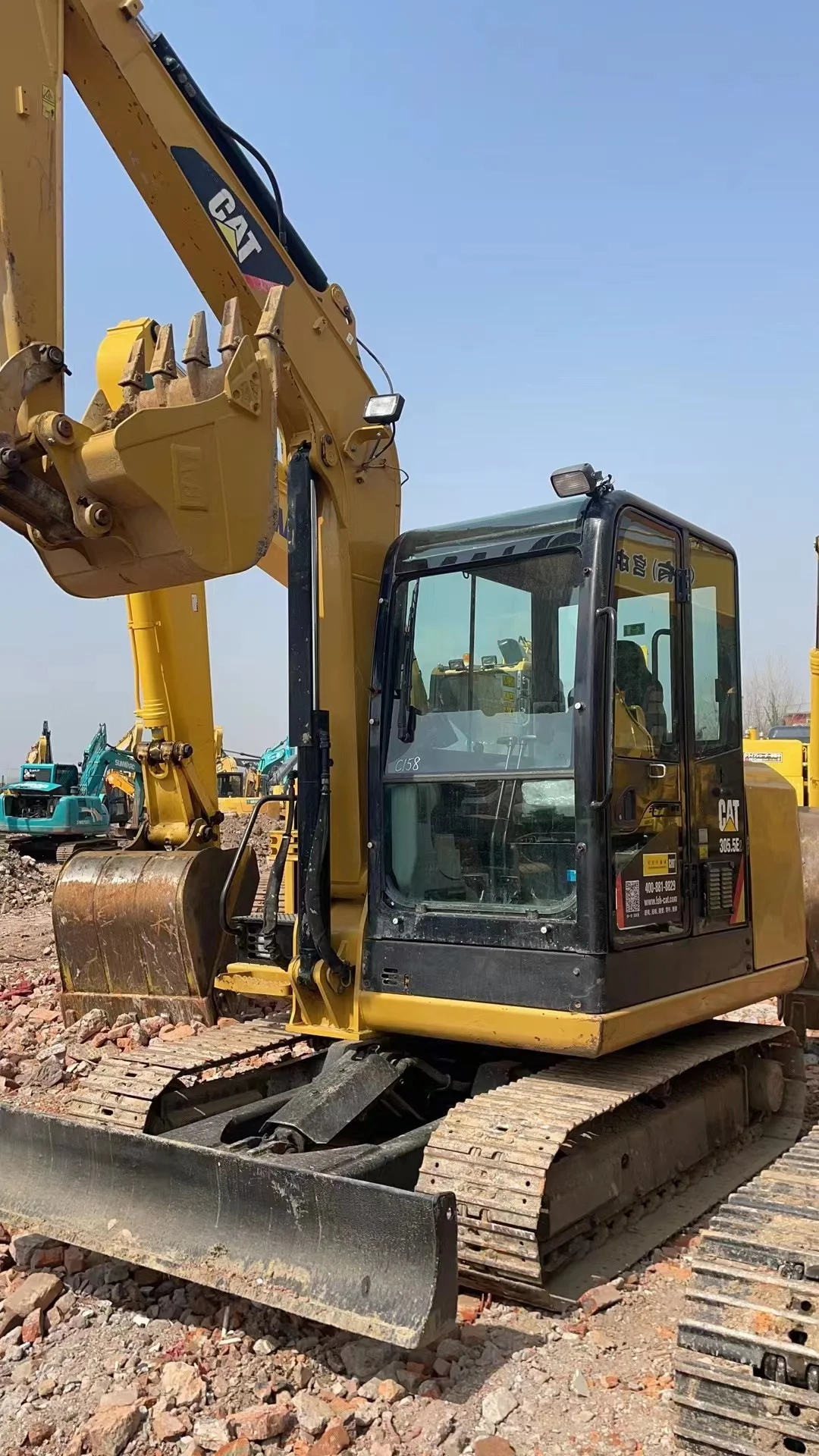 Hot sale used mini small excavators CAT 305.5E with high working efficiency and low price for individual usage