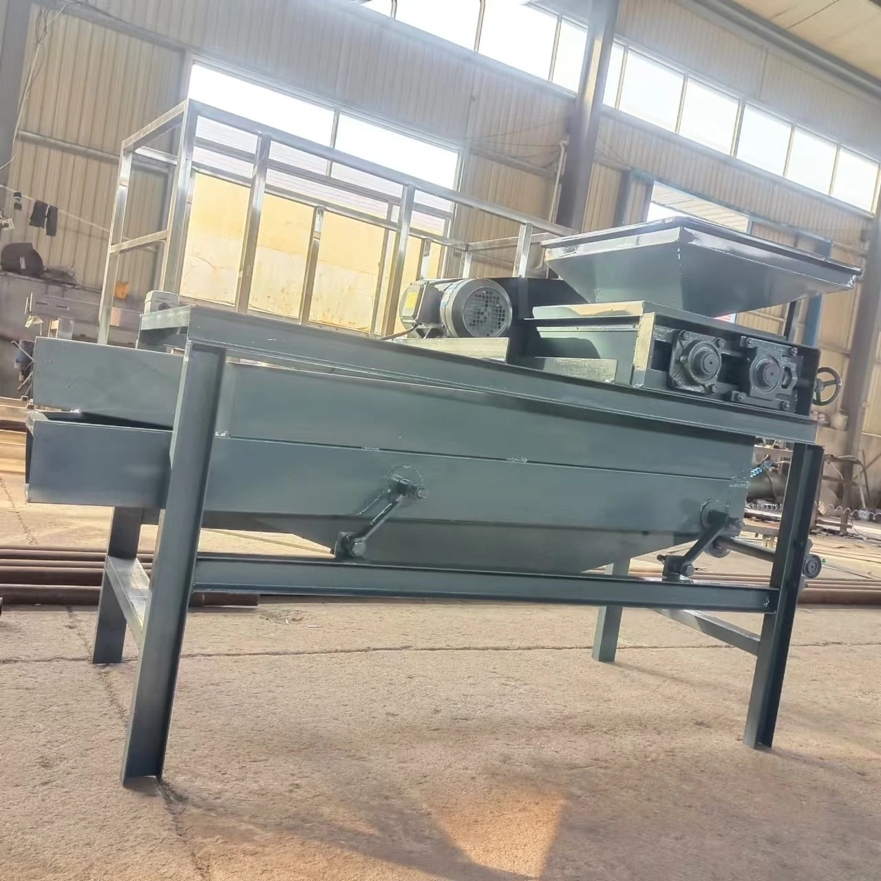 Hot sale Nut Cracker Machine/Hot Selling Separating Almond Hazelnut Sheller Sheller Removing Machine,palm Nut Shelling  Machine