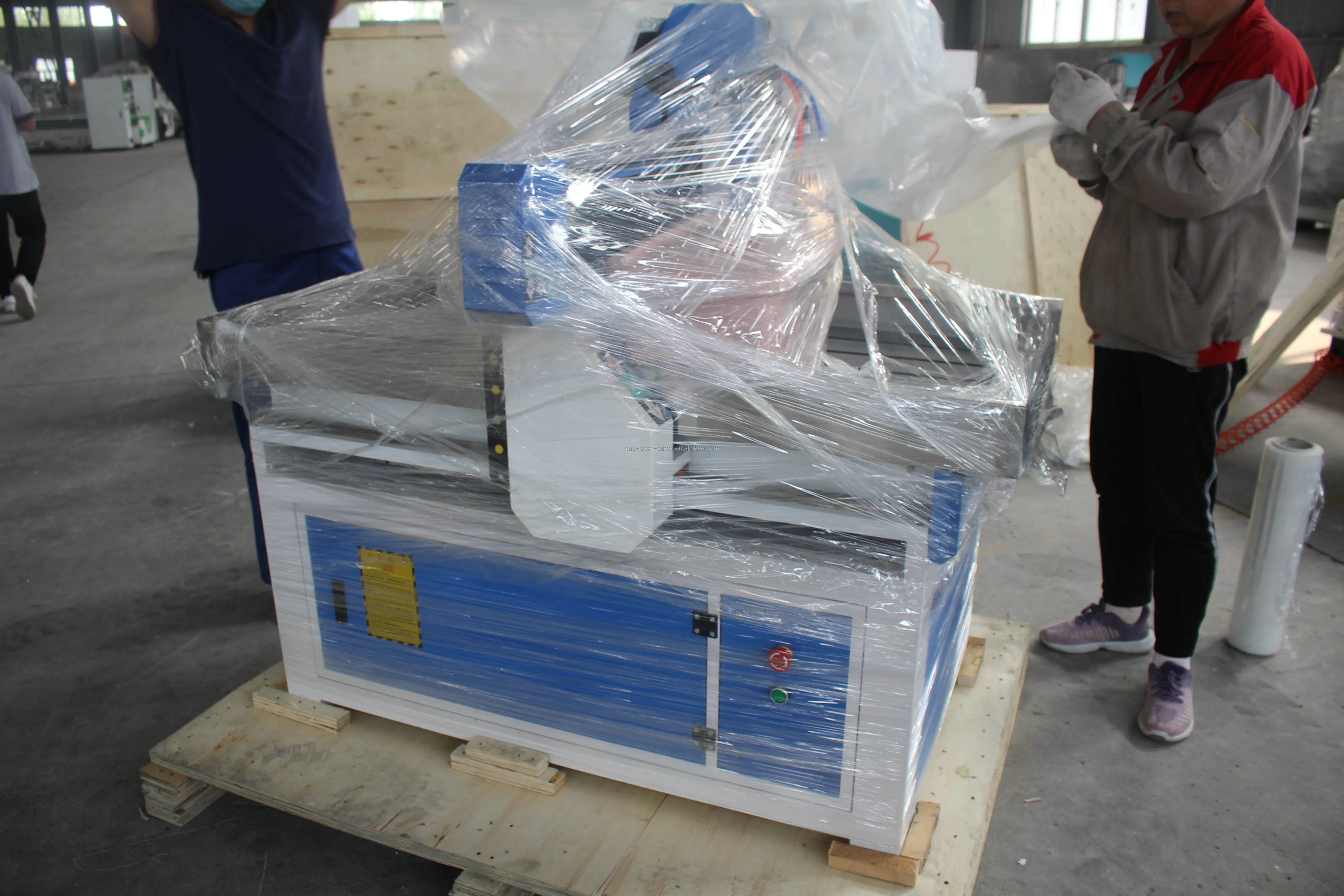 mini cnc router 6090 milling machine 6090 cnc router 1.5kw/2.2kw/3kw woodworking machine cnc router machine 600*900