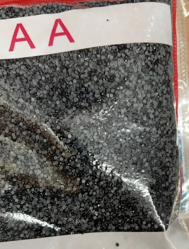 Hotselling good and cheap price selling glass hotfix rhinestone kg packing selling for garment