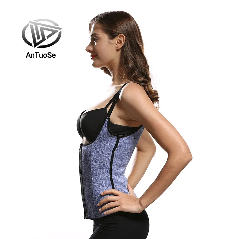 
corset hoodie set The woman holds the chest and pulls in the abdomen after delivery corset victoriano 