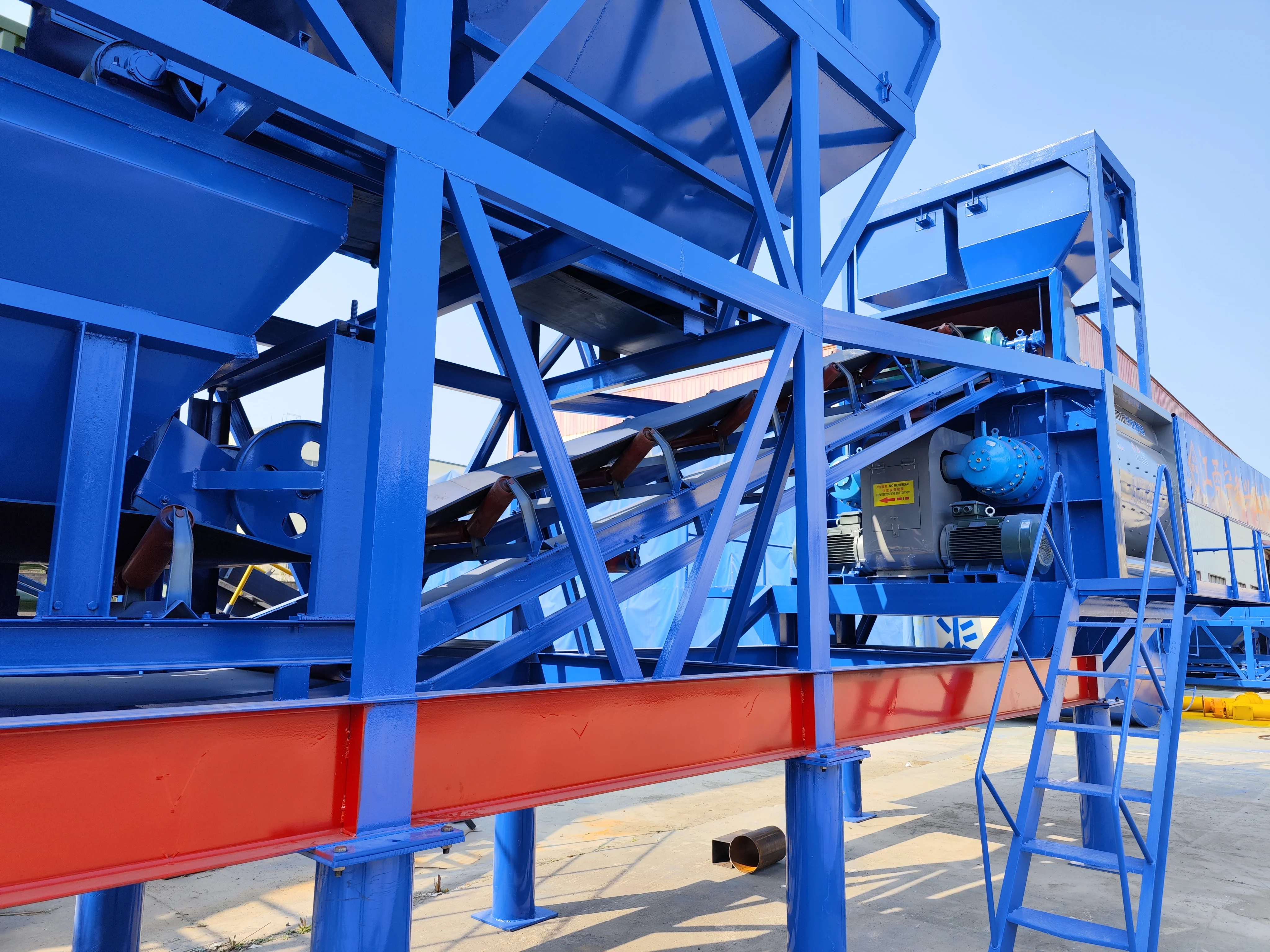 High quality Southeast Asian best-selling HZS120 concrete mixing plant Mobile foundation free mixing plant