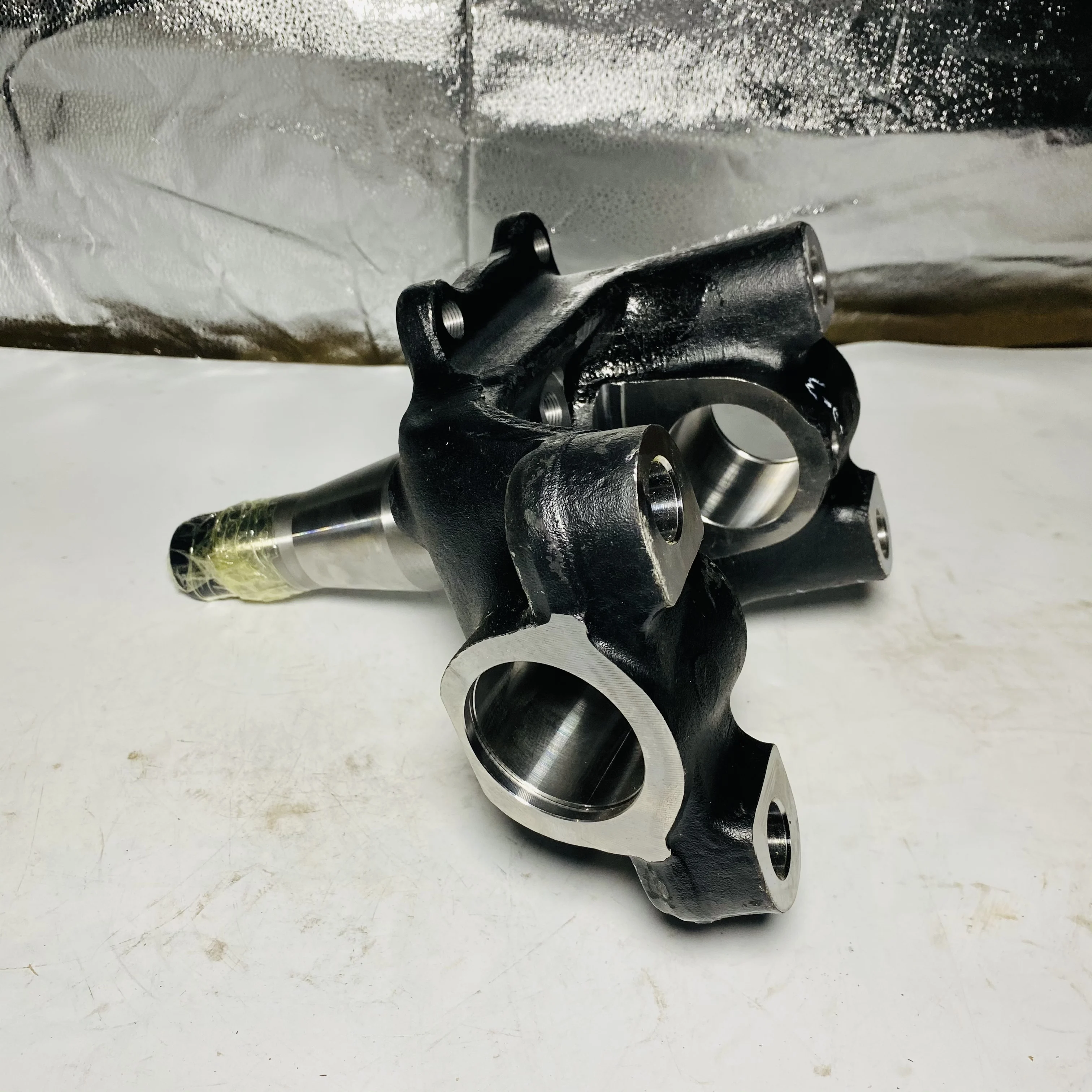 Factory Professional 81.44201.0143 Left Steering Knuckle Spare Parts For Shacman F2000