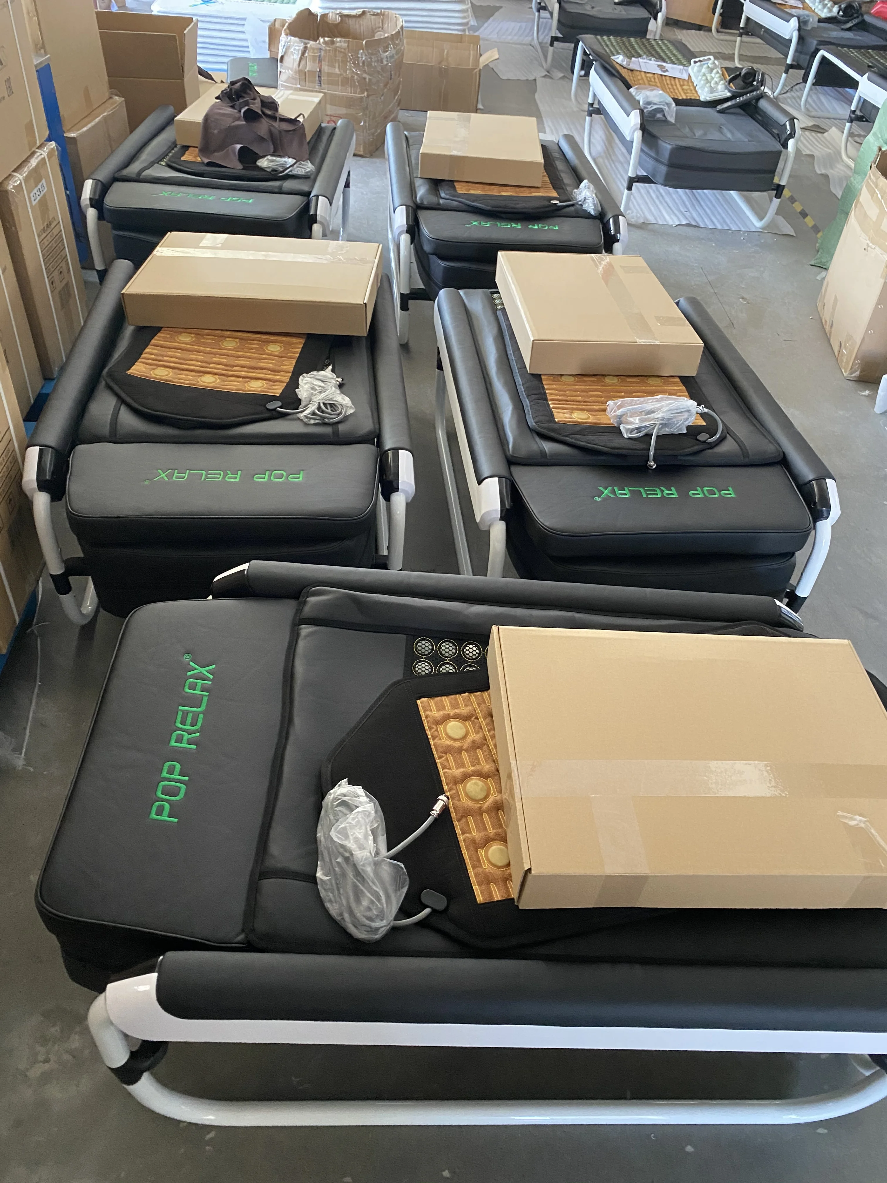 2022 New Best 3D Electric Jade Stone Full Body Massage Table Thermal Jade Roller Massage Bed