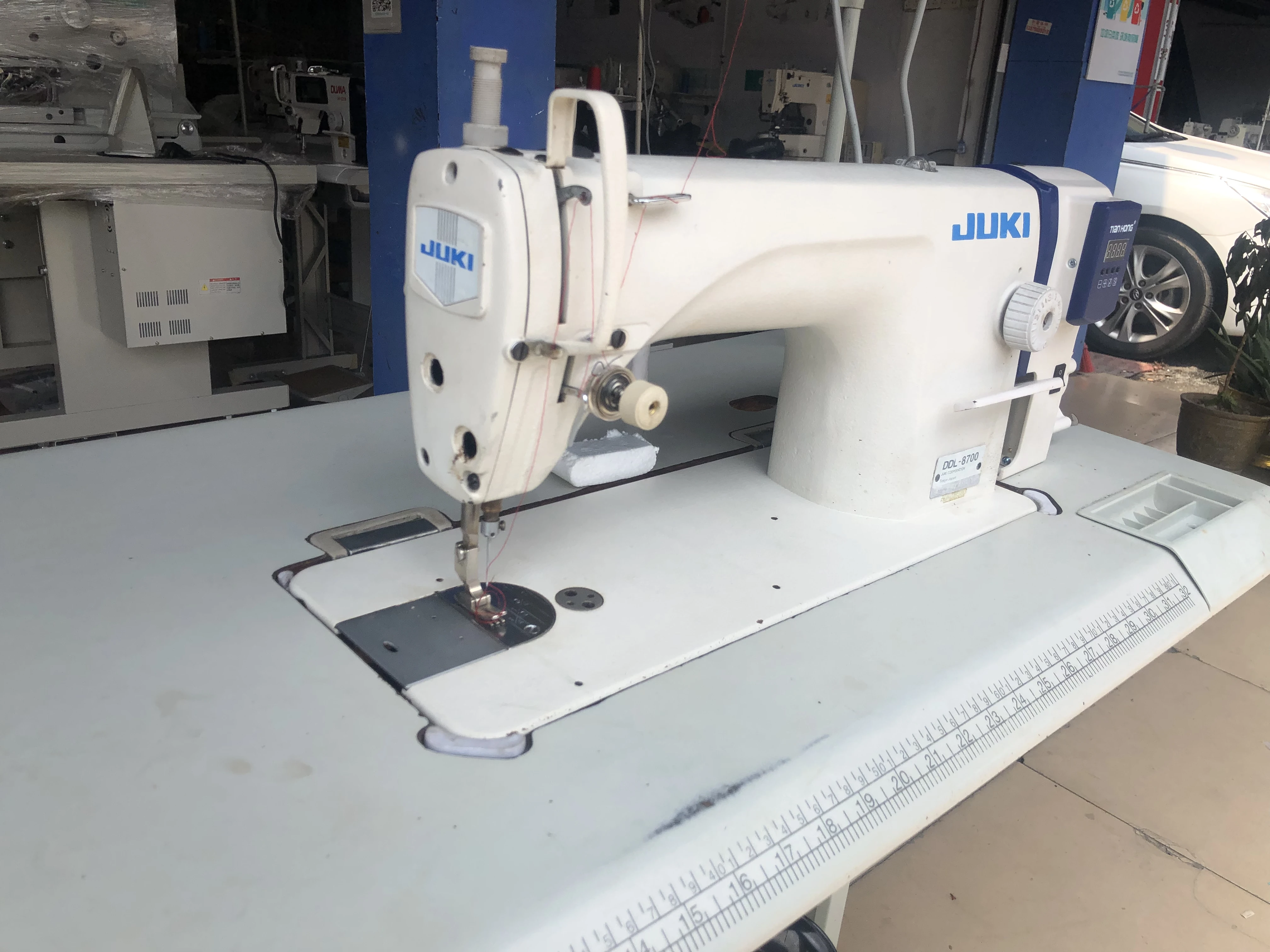 warehouse sale USED juki-8700D  single  needle  lockstitch industrial sewing machine price