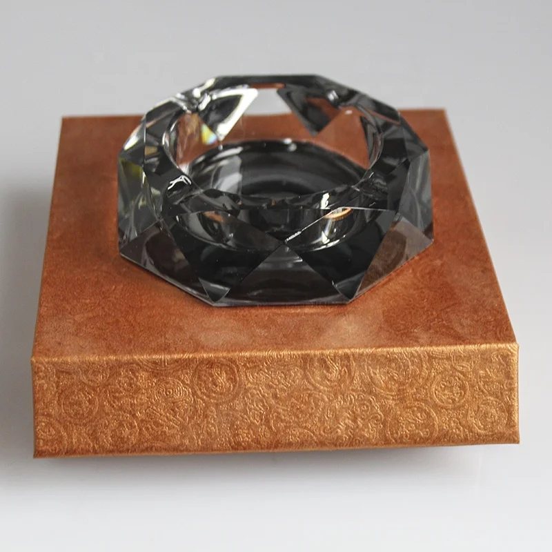 Wholesale Octagonal Cigarette Ashtray Black Crystal Ashtray For Business Gifts