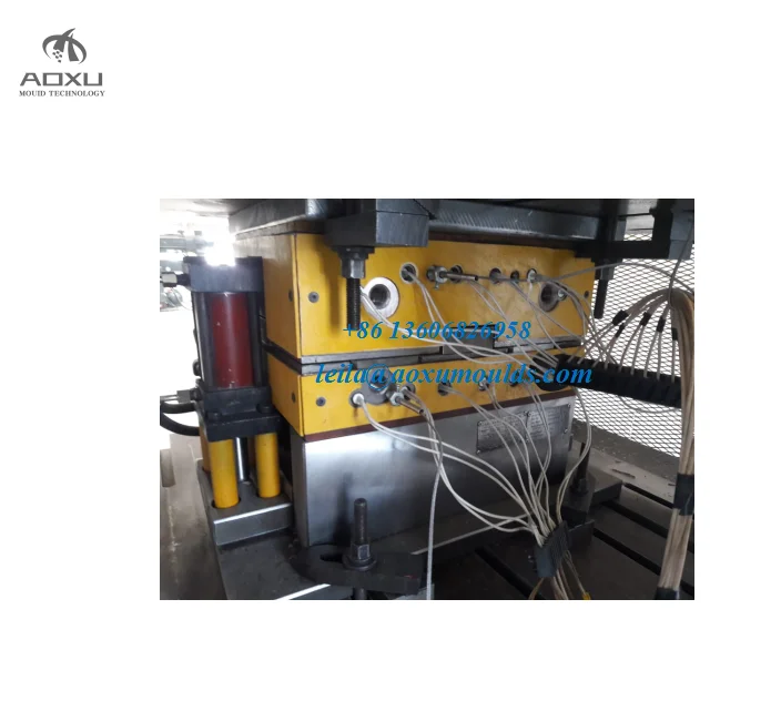Manufacturing Compression Molding Insulation Plate SMC Mould