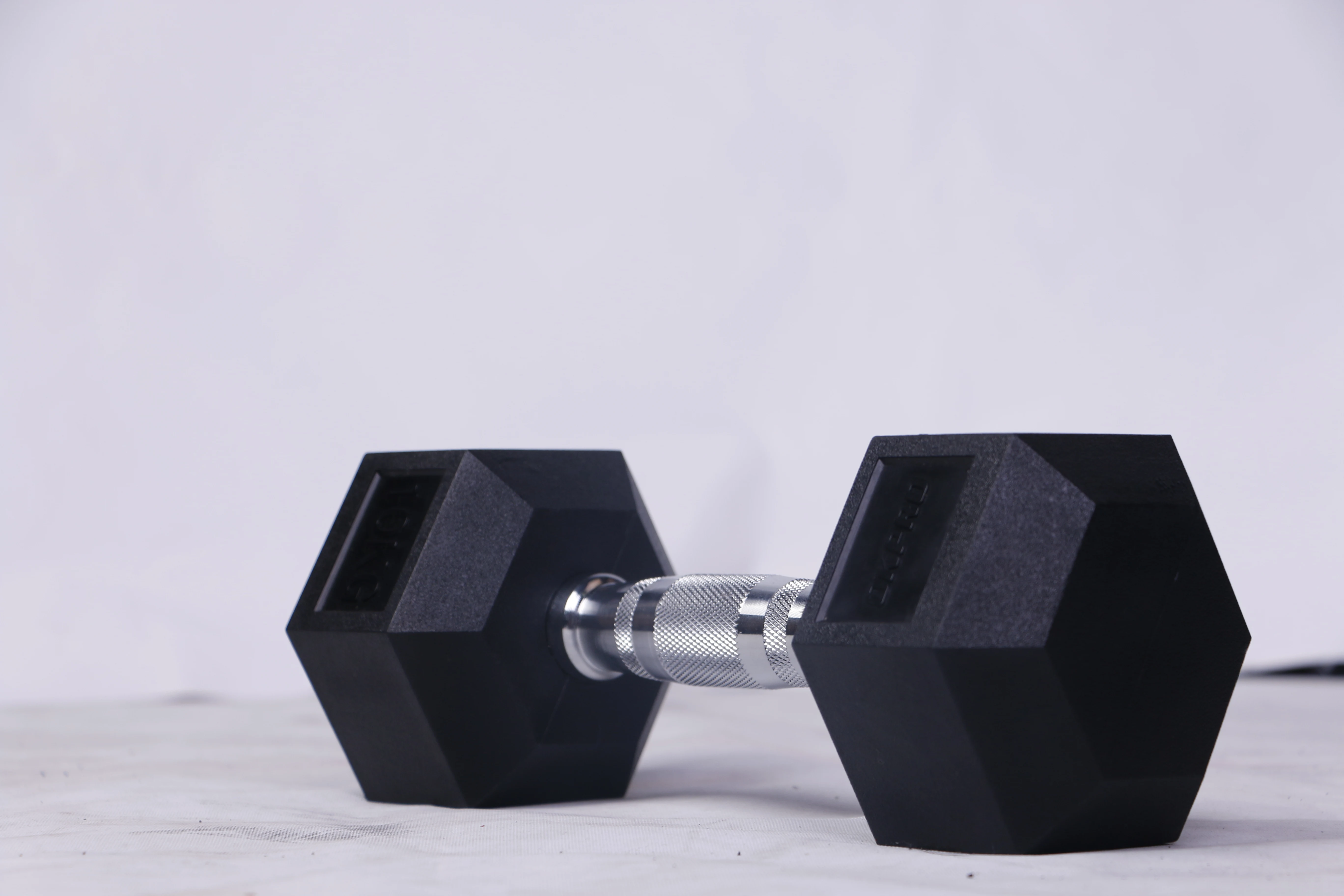 OKPRO enta al por mayor gimnasio suministrado por la fabrica usado comprar juego de pesas hexagonales con mancuernas hexagonale