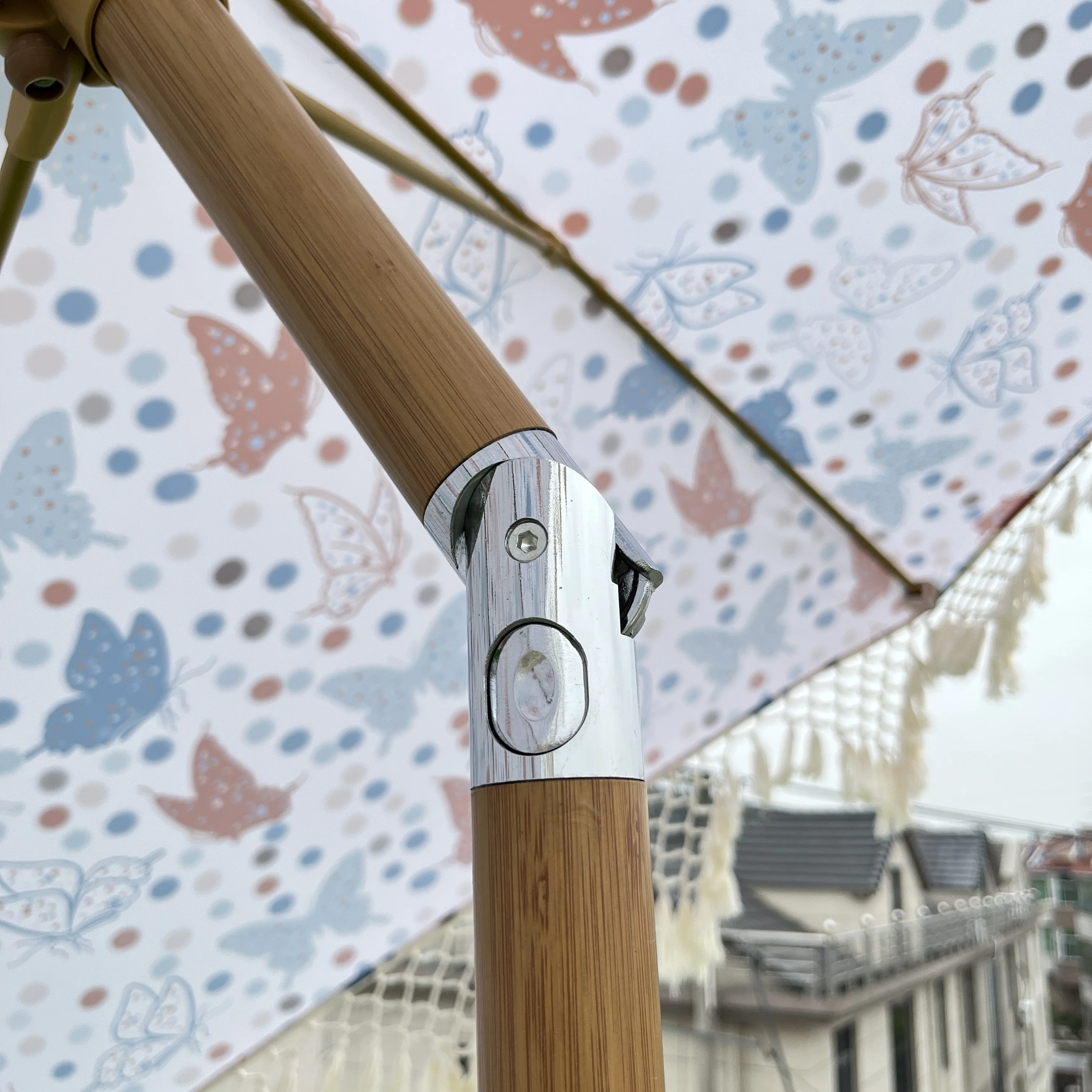 Fantastic Luxury crochet patio wooden umbrella handmade cotton tassels 2.5M parasol macrame ropes open umbrella with fringe