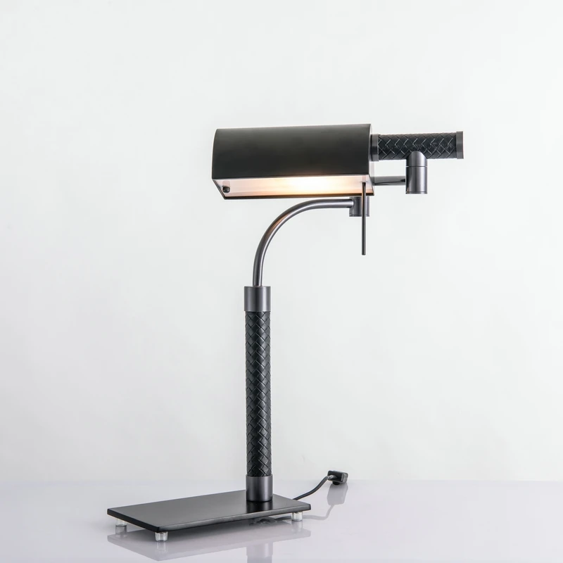 Modern  American Classic Fashion Desk Lamp Villa Living Room Bedroom Study Reading Light Original Design European Table Light