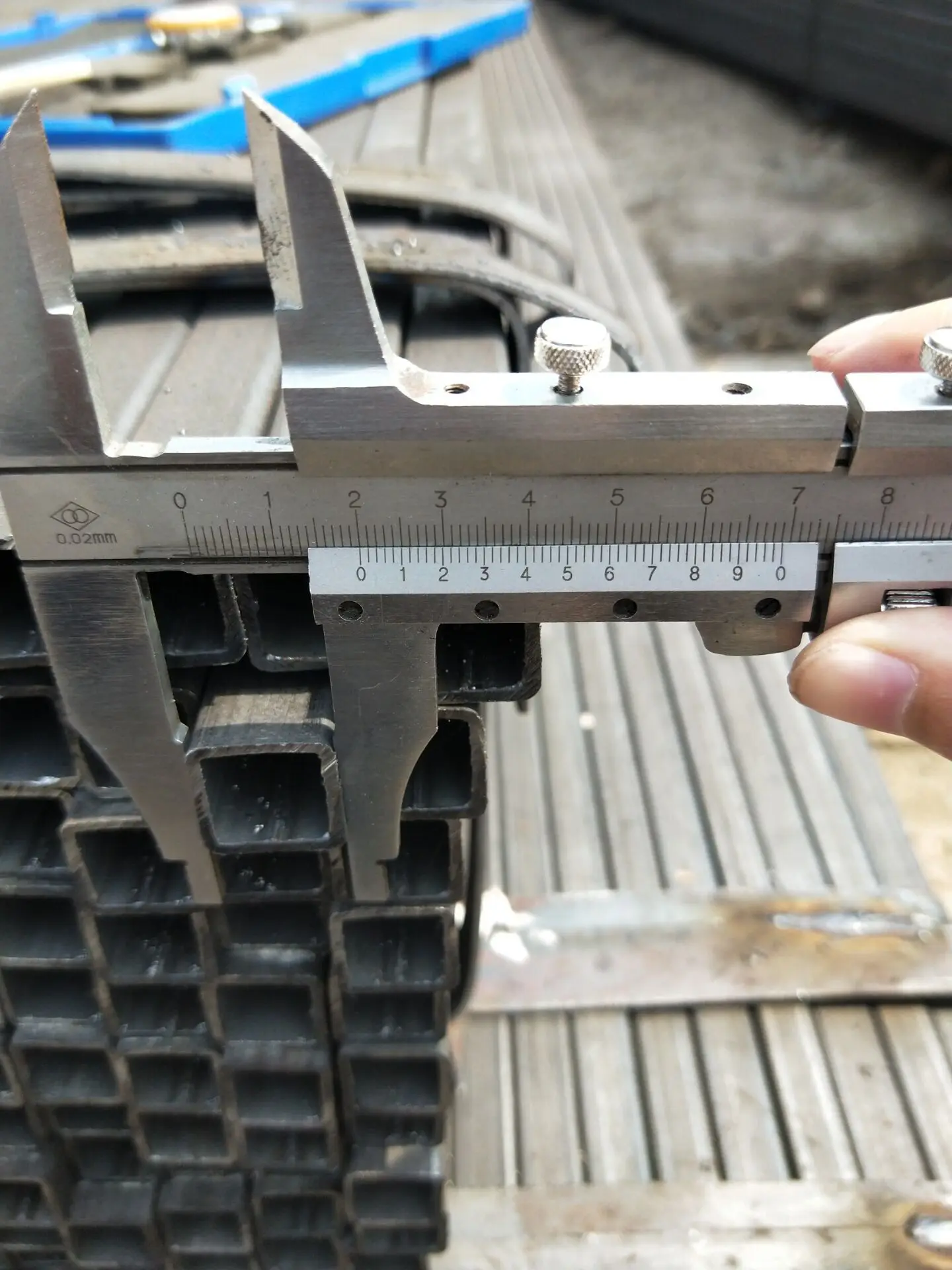 5.5mm 1020 1035 1045 4140 4135 5120 5130 hollow perforated carbon square steel tube and pipes roller 50ml  price per ton