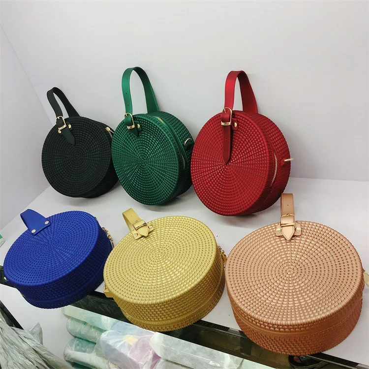 Latest Wholesale Round Jelly Purse Ladies Handmade Rattan Straw Beach pvc handbag