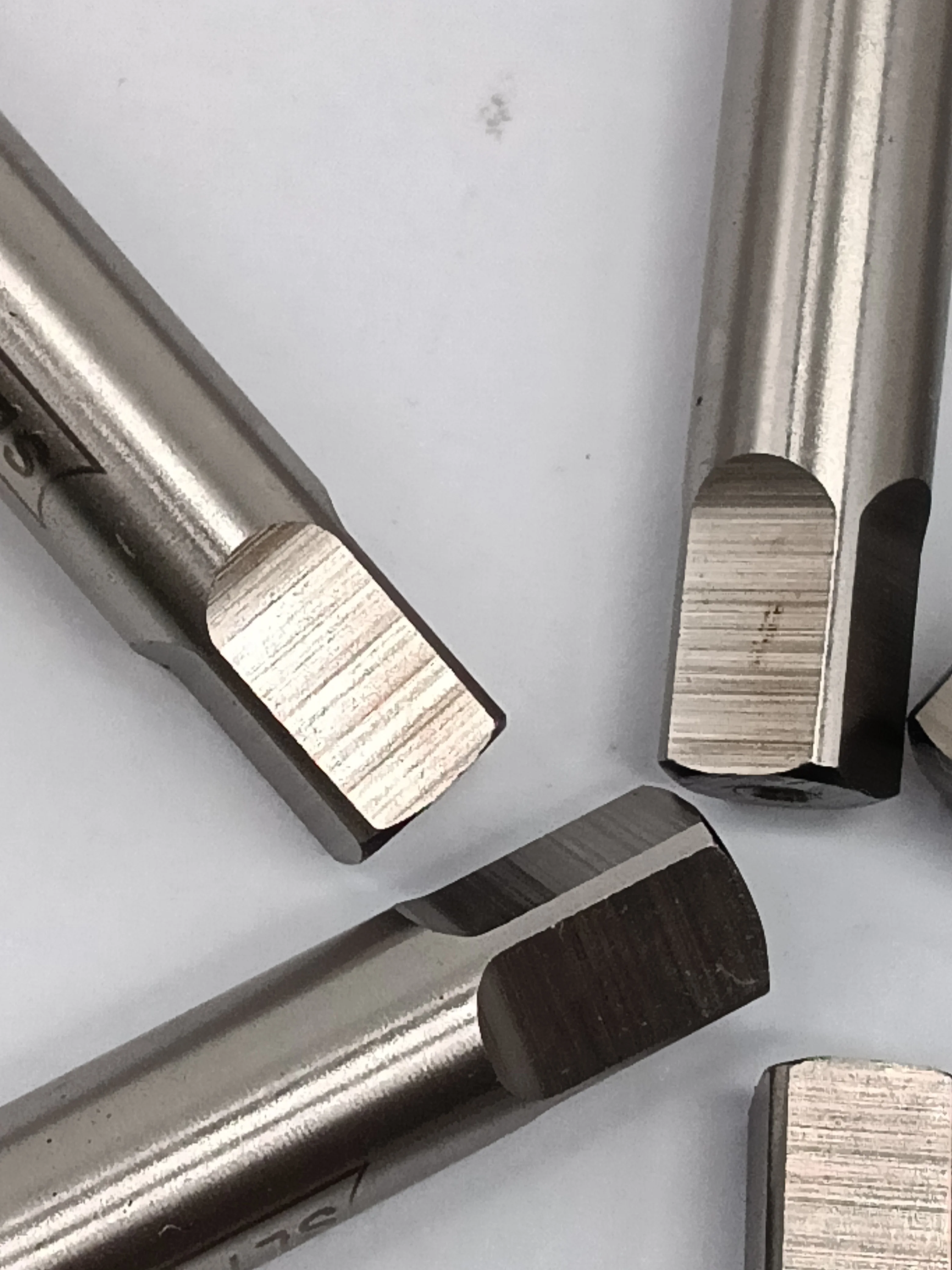 Прямые спиральные режущие метчики из быстрорежущей стали с конической резьбой от производителя