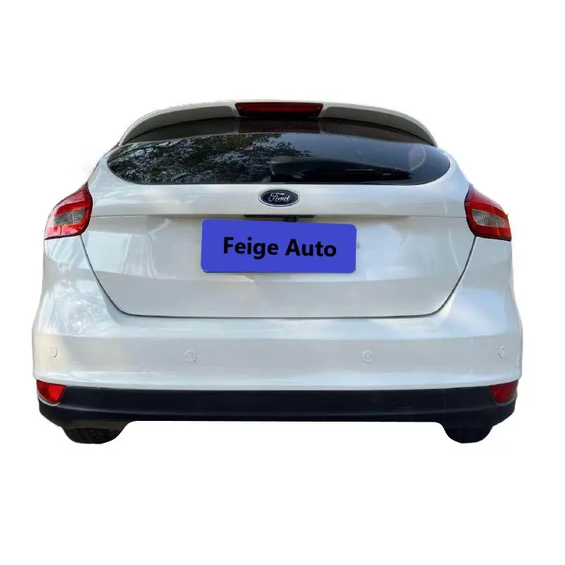 2017 Ford Focus EcoBoost 125 седан автоматические кожаные сиденья панорамный люк на крыше FWD светло-темные бензиновые электрические опции R16 б/у