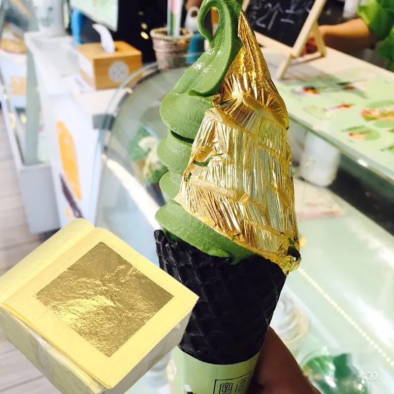 4.33 X 4.33 cm 24 K 99% Genuine Edible Real Healthy and Luxury Gold for Wine and Coffee Decoration Edible Gold Leaf Foil Sheets