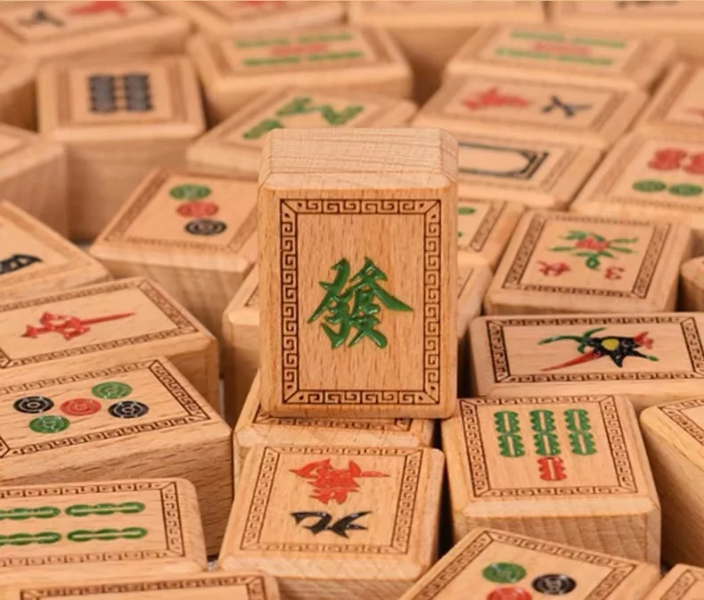 Hong Kong Luxury Mahjong Set Sandalwood Wood Mahjong Gift Box Nautical Style Painted Mahjong Set