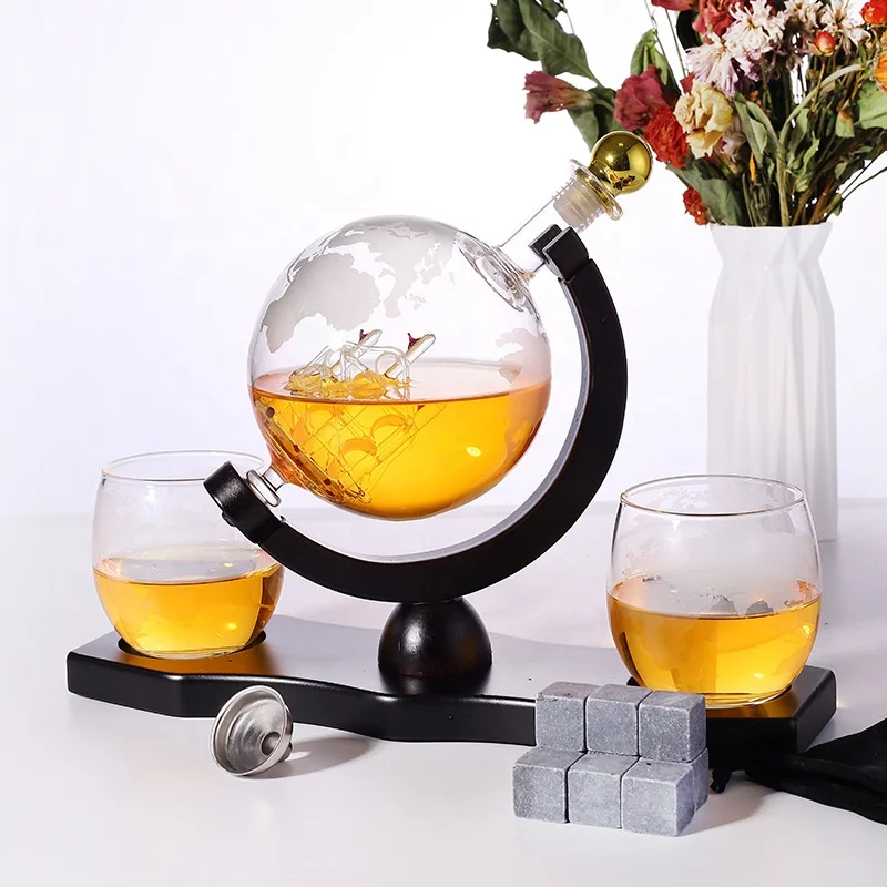 High quality Fancy whiskey decanter globe set Glass Globe decanter glass bar accessories with whiskey stone