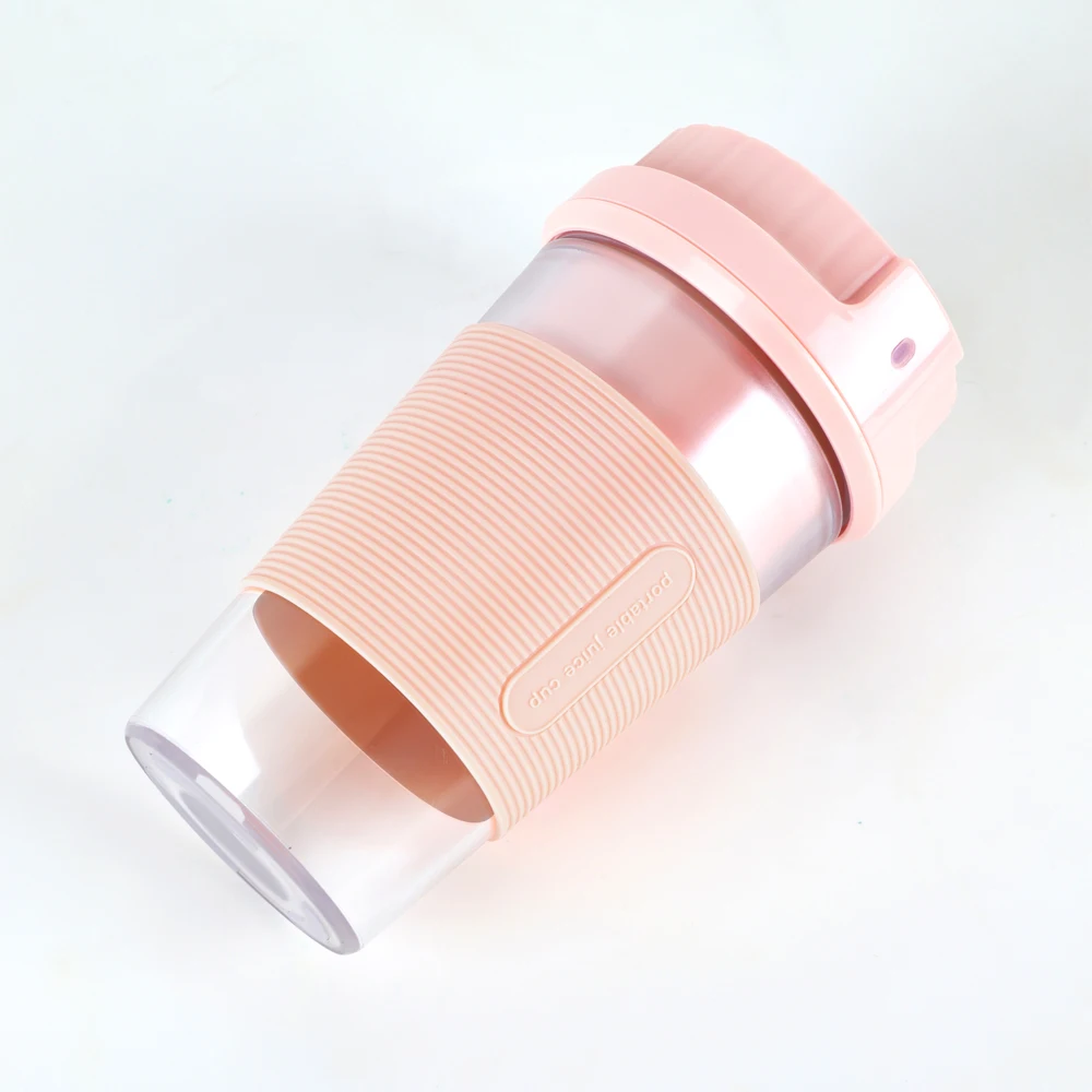 Waterproof Magnetic Contact Rechargeable  Mini Fruit Travel Blender Portable