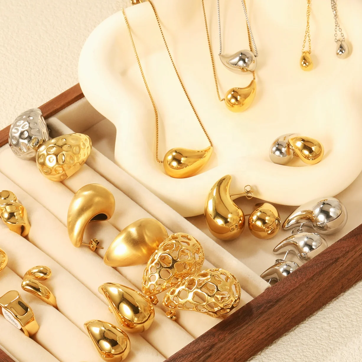 Delicate Water Drop Pendant Necklaces Stainless Steel Fashion Waterproof Jewelry Sets Chunky Tear Water Drop Earrings For Women