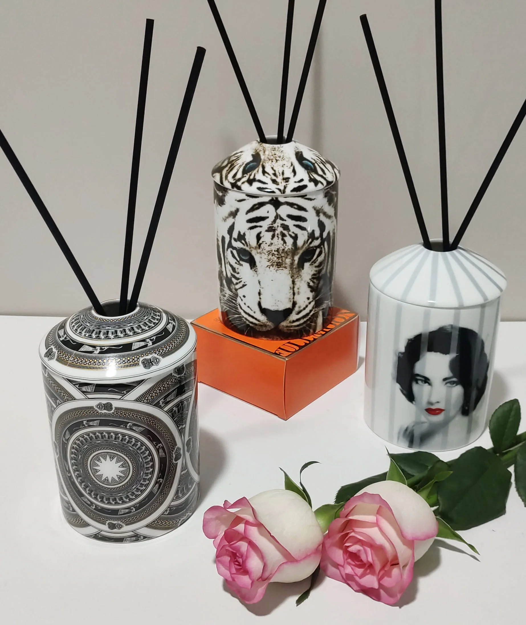 Synwish Oem Handmade Custom Decal Printed Ceramic Candle Containers Jar with Lids Scented Candle and Diffuser Gift Set