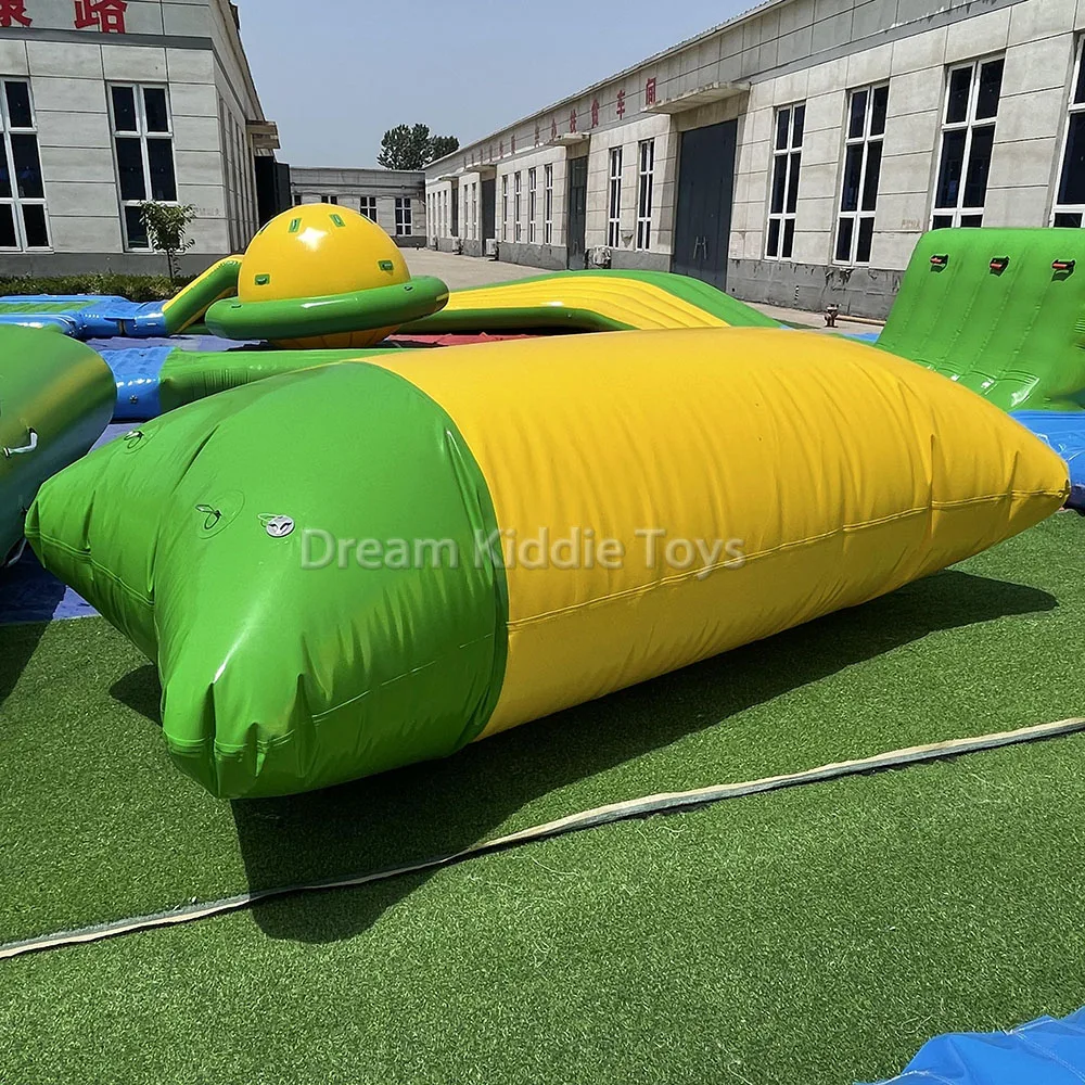 Manufacturer Floating Inflatable Banana Boat Tube For Beach Water Park Game Towable Boat Inflatable Flying Fish