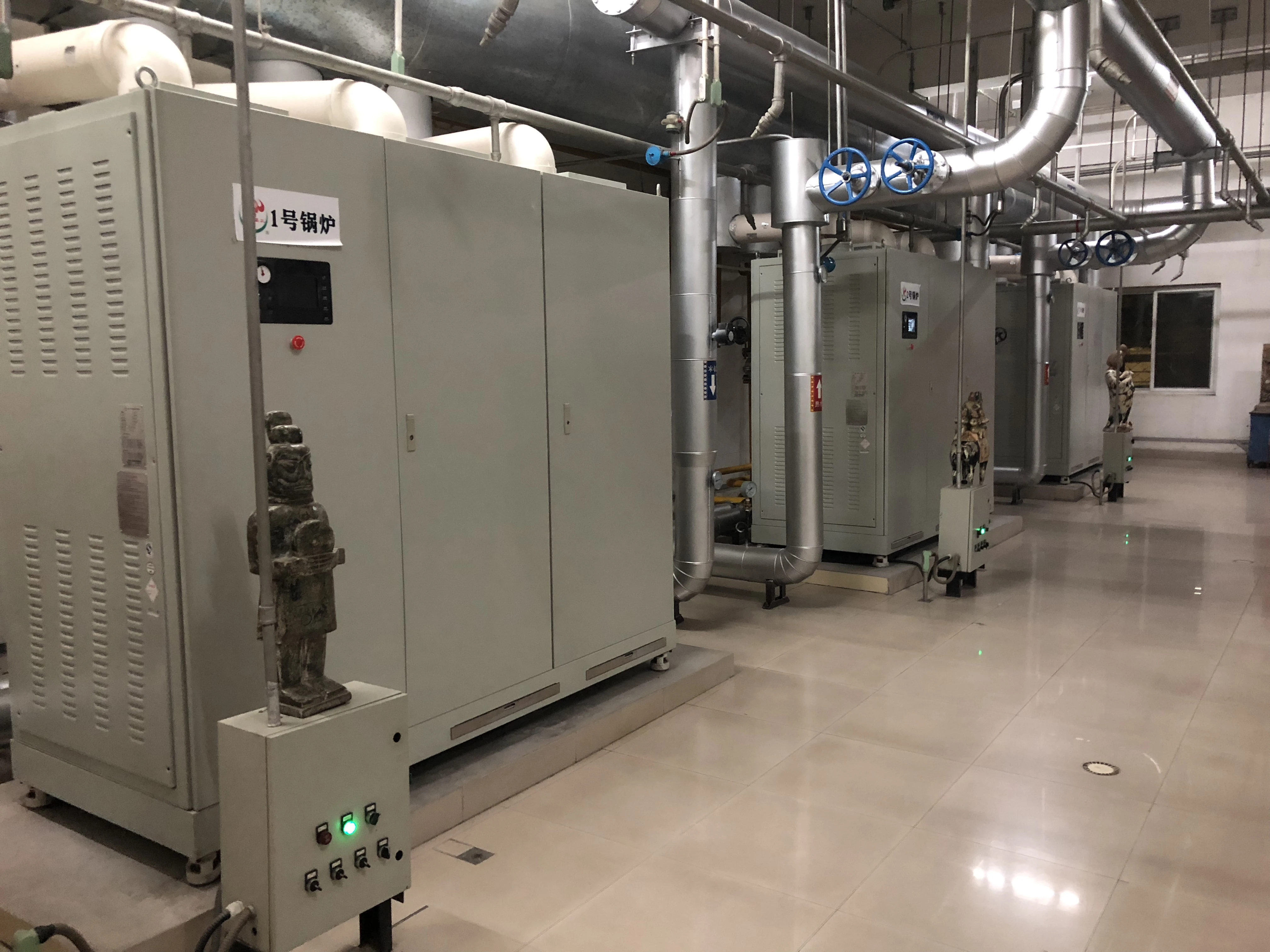 
High Quality 300 KW Standing Gas Water Boiler Heating Hotels Hotwater Supply 