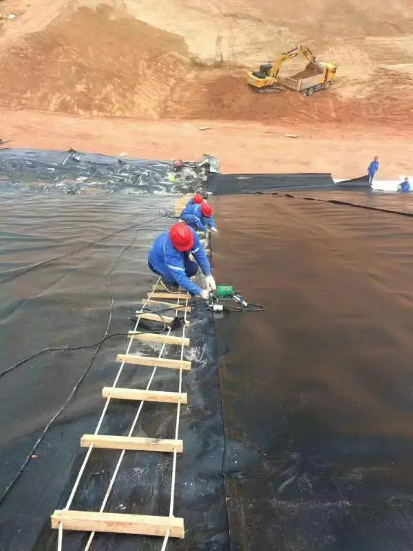 Excellent material smooth anti-aging HDPE geomembrane fish pond oil refinery salt field Construction Plastic Roll Geomembrane