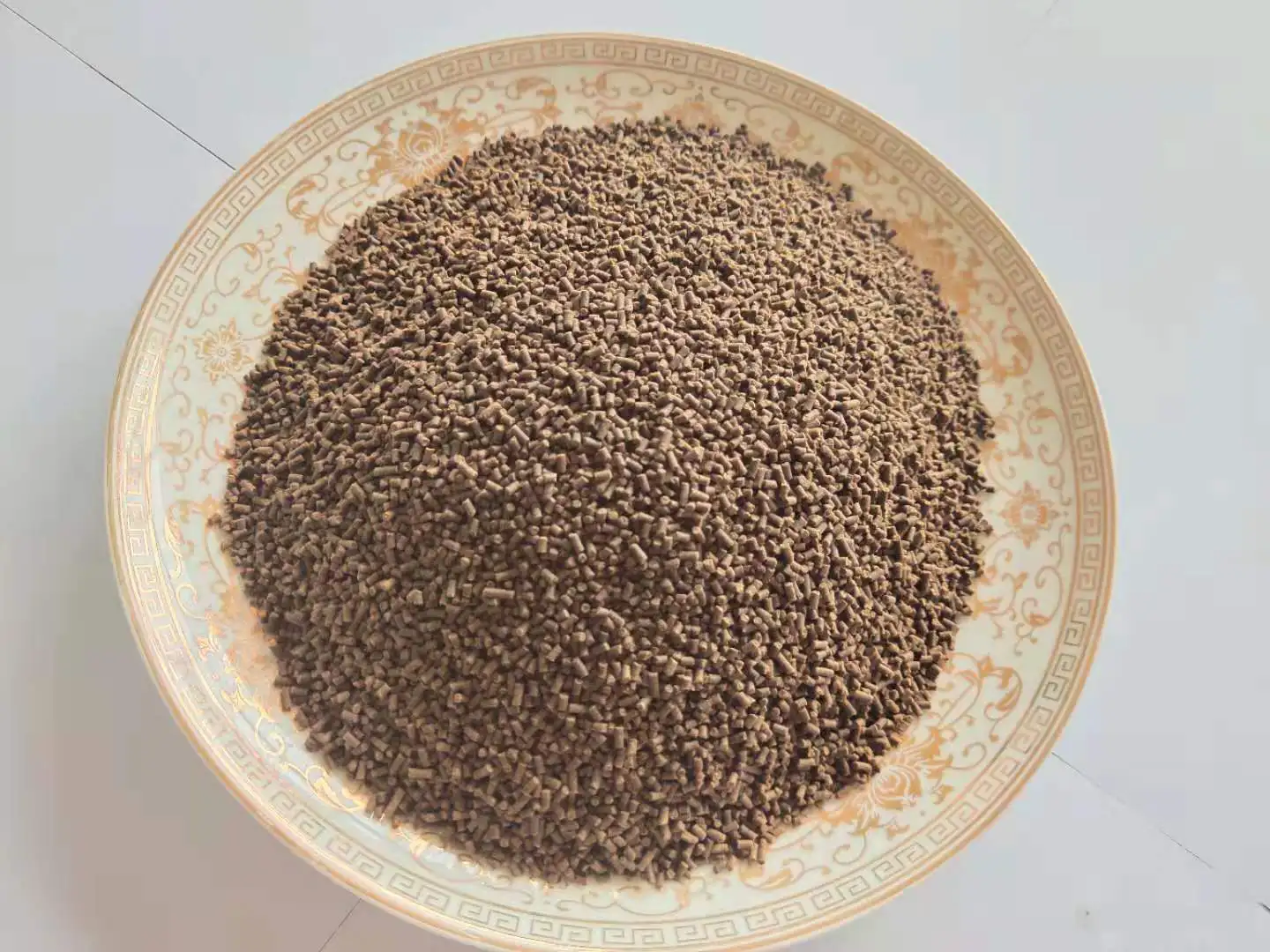 High quality carp feed to promote growth incremental color