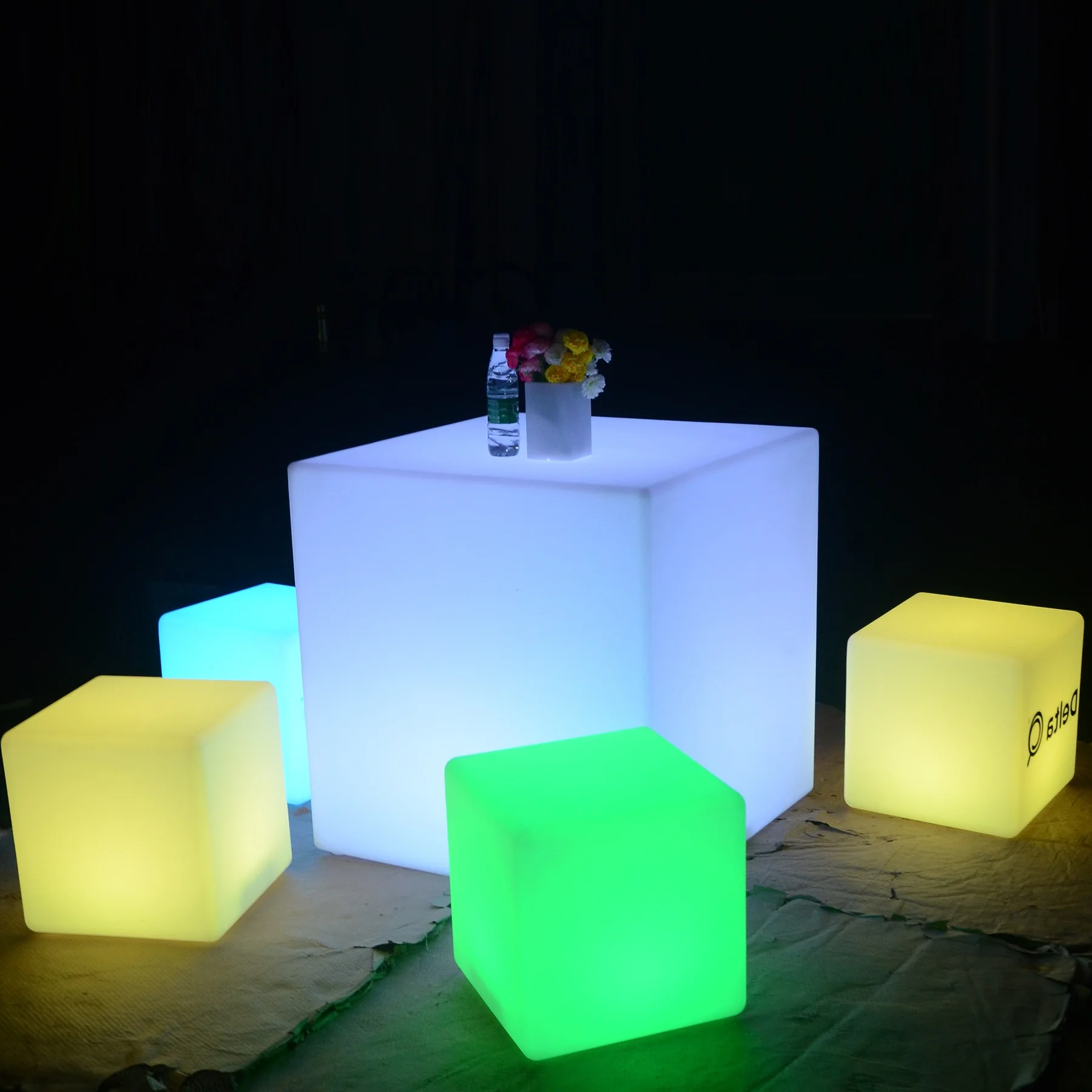 Rechargeable led plastic Nightclub Bar furniture Led cube lighting seat Led Cube Chair Stool Light