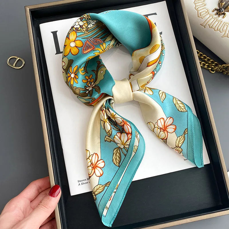 Hot sale ladies fancy flower 70*70cm silk small square neck scarf women elegant floral print mulberry pure silk scarf bandanas