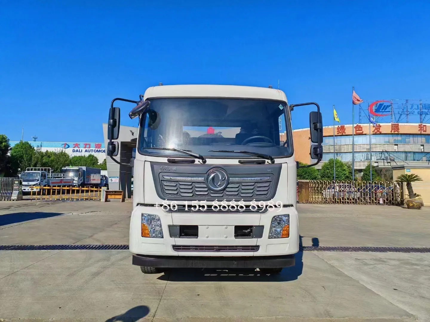 Мусоровоз Dongfeng 4x2 с крюком