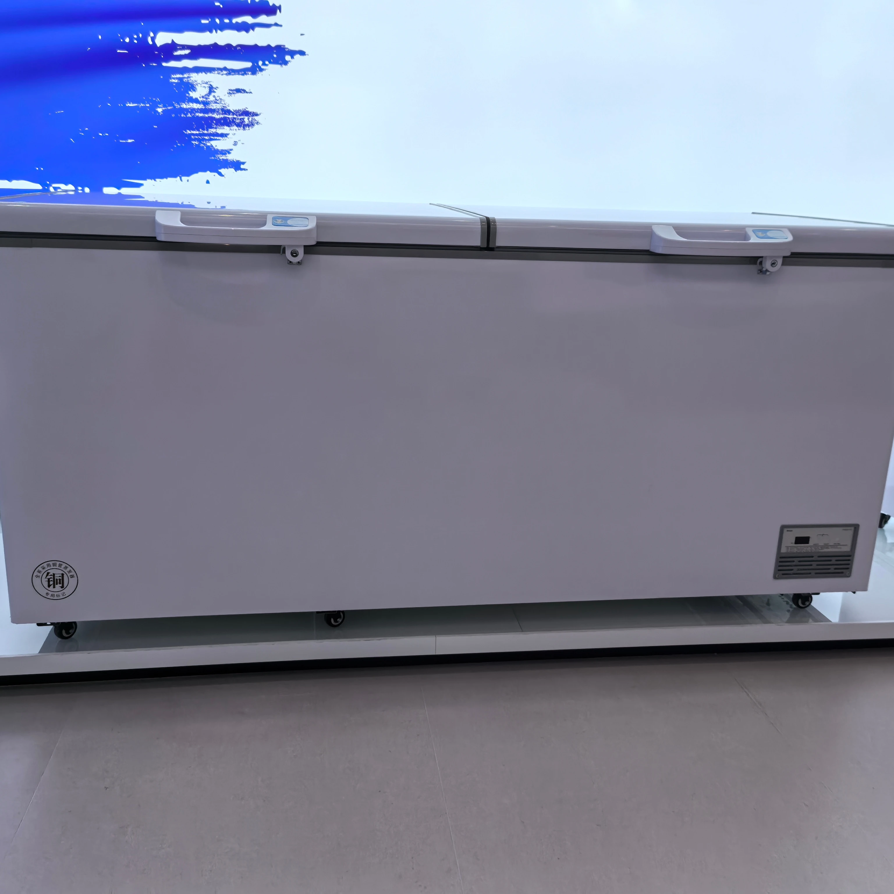 Xiangming double door horizontal deep cabinet677L 220V freezer, supermarket frozen meat kitchen equipment freezer type freezer