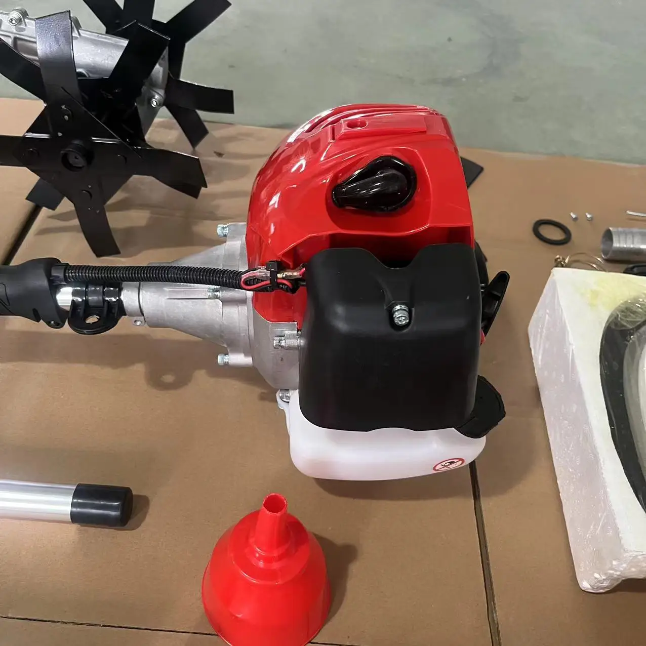 6-in-1 52CC Industrial 2-Stroke Gasoline Power Brush Cutter Multi-Purpose for Grass Cutting Metal Blade with Carburetor