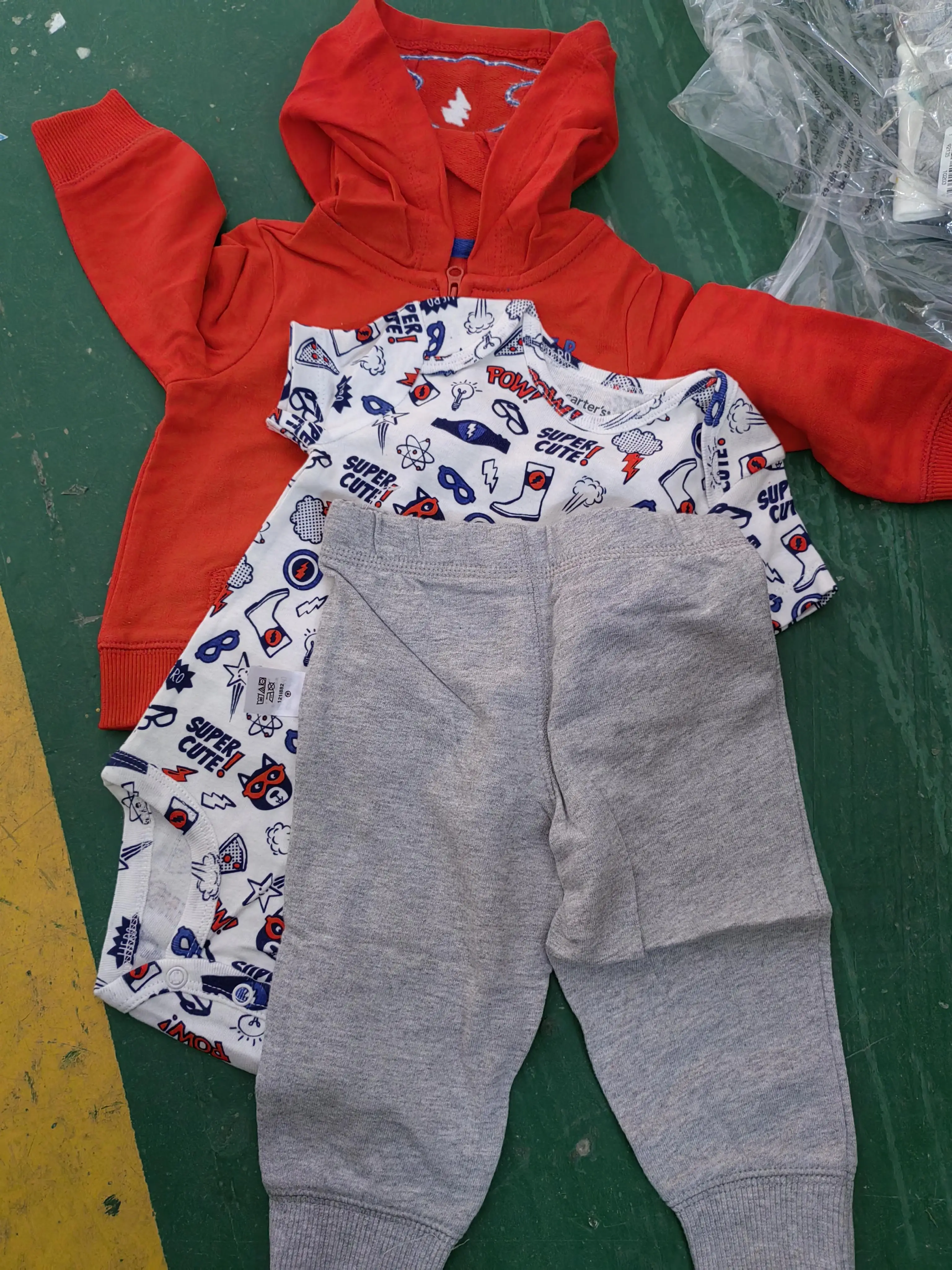 Wholesale Apparel stock Baby Wear  Branded Overruns surplus Cotton Baby Clothes Set Bodysuit And Pants Baby Clothing Set