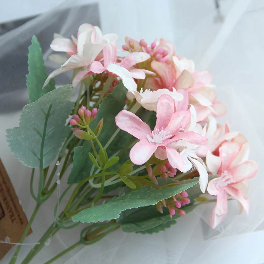 Wholesale Cheap Narcissus Artificial Flower Wedding Flowers Home Decorative Fabric Plastic Simulation Flower Natural