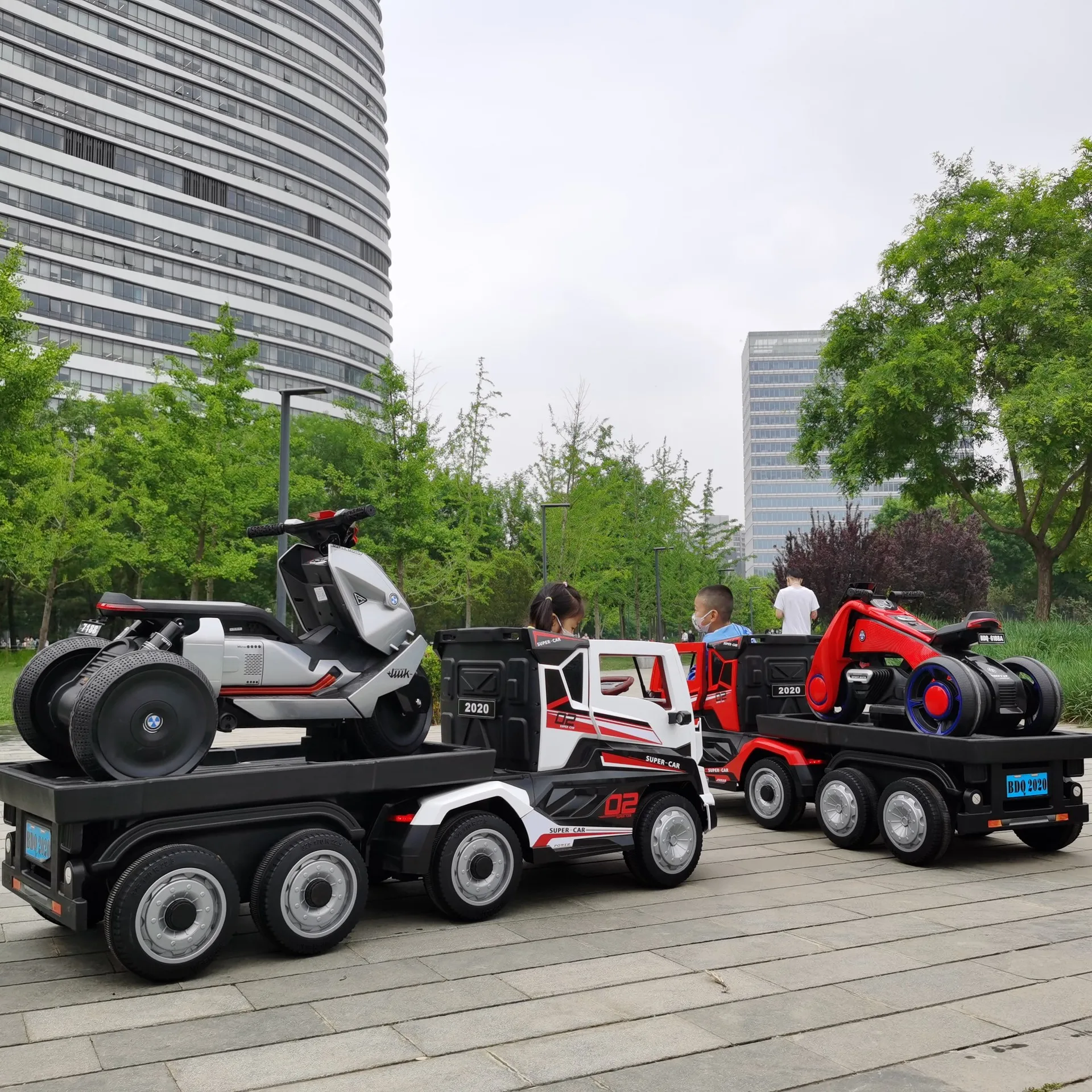 12V Kids Electric Truck Ride On Car With Remote Control For Children To Drive