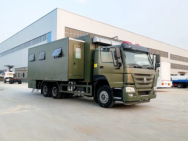 Используемый для Sinotruk HOWO задний двухосный полевой кемпинговый автомобиль с высокой топливной эффективностью усовершенствованная система 4WD