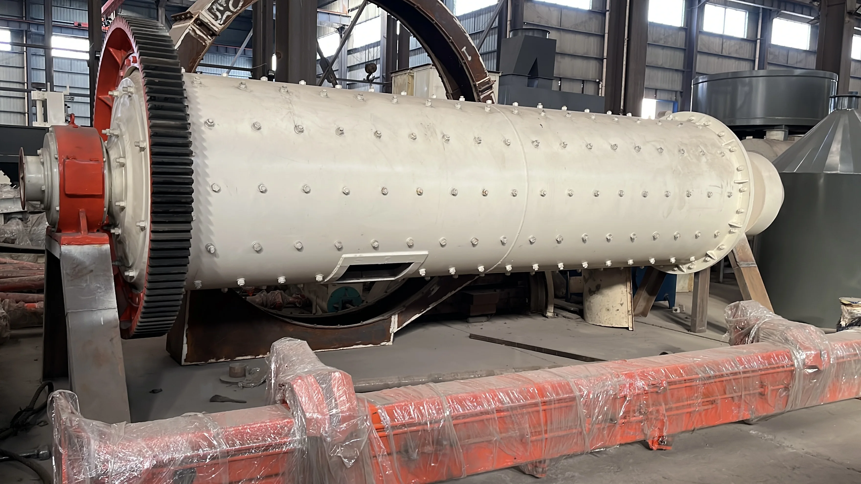 Best Quality Dry Gold Ore Stone Grinding Ball Mill Machine 900x3000 & 1500x3000 Models for Stone Powder Grinding in Sudan