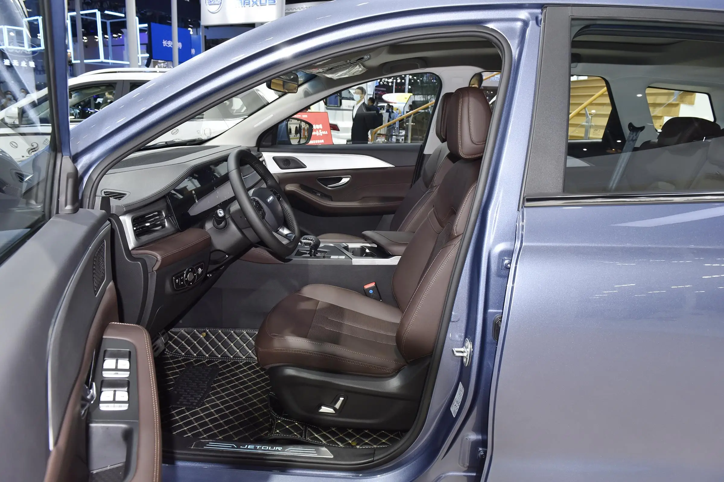 Factory Direct Fuel Vehicle jetour x90 Plus auto SUV Powerful engine performance Left Hand Drive Smart Cars