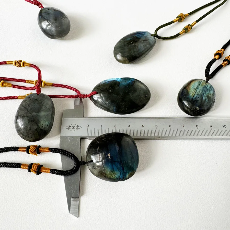 Irregular Shape Natural Flashy Labradorite Palm Pendant Healing Crystals Necklace Pendant For Gift