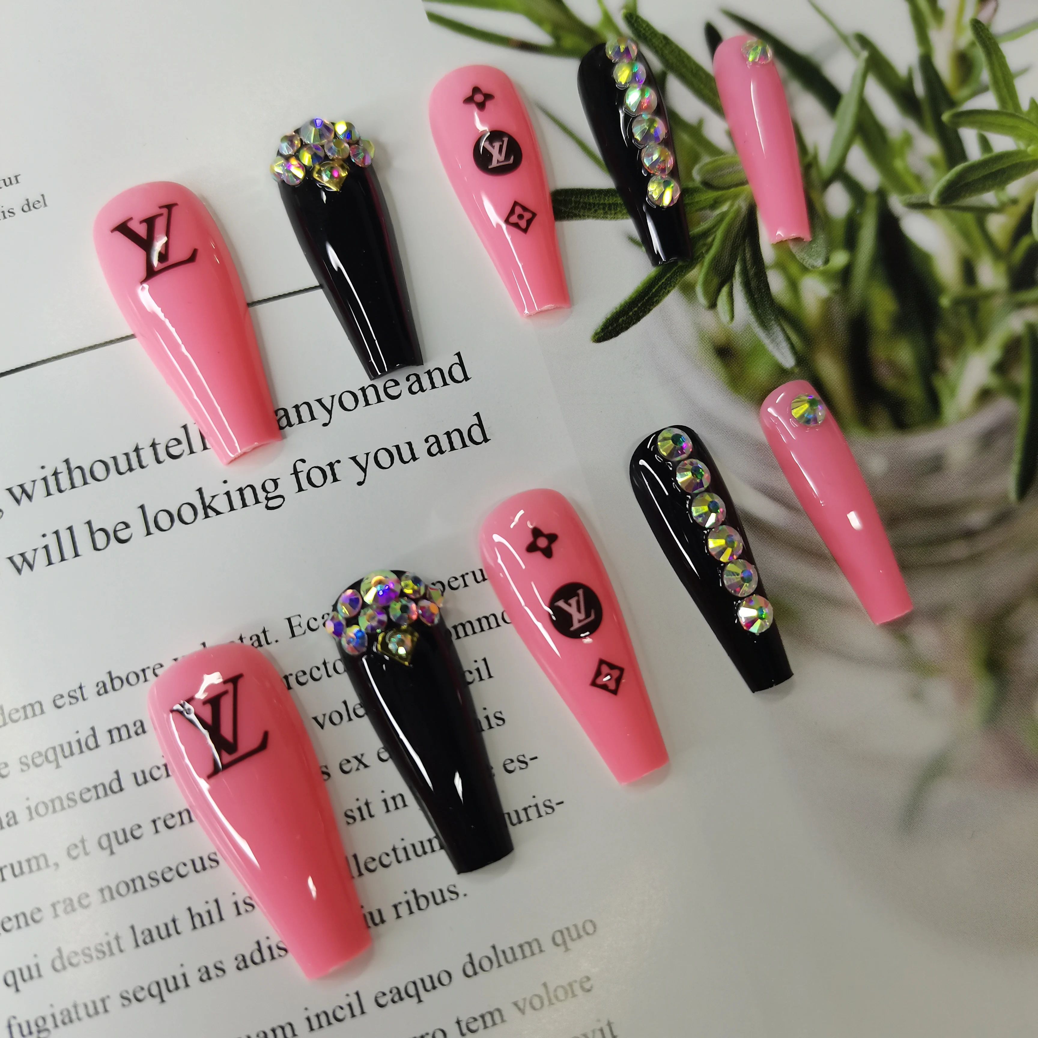 Latest Trendy Press On Nails Long French Coffin Ballerina Fake Nails Elegant Acrylic Nails Artificial Fingernail Tips