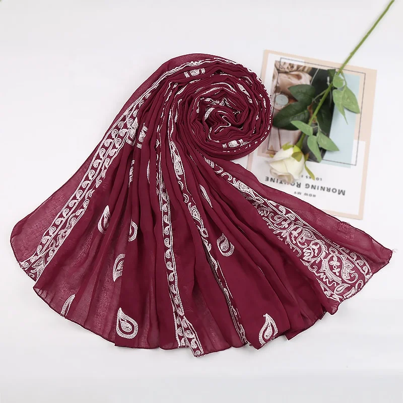 Latest Design Hijab Woman Muslim Paisley Flower Shawls And Scarves Embroidery Design Cotton Hijab Scarf