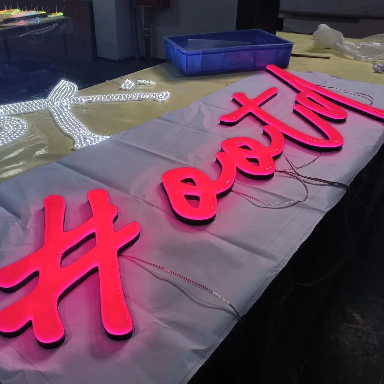 Outdoor Shopping Mall Business Signage Electronic Signs Logo Custom 3D LED Metal Acrylic Building Channel Letters Sign