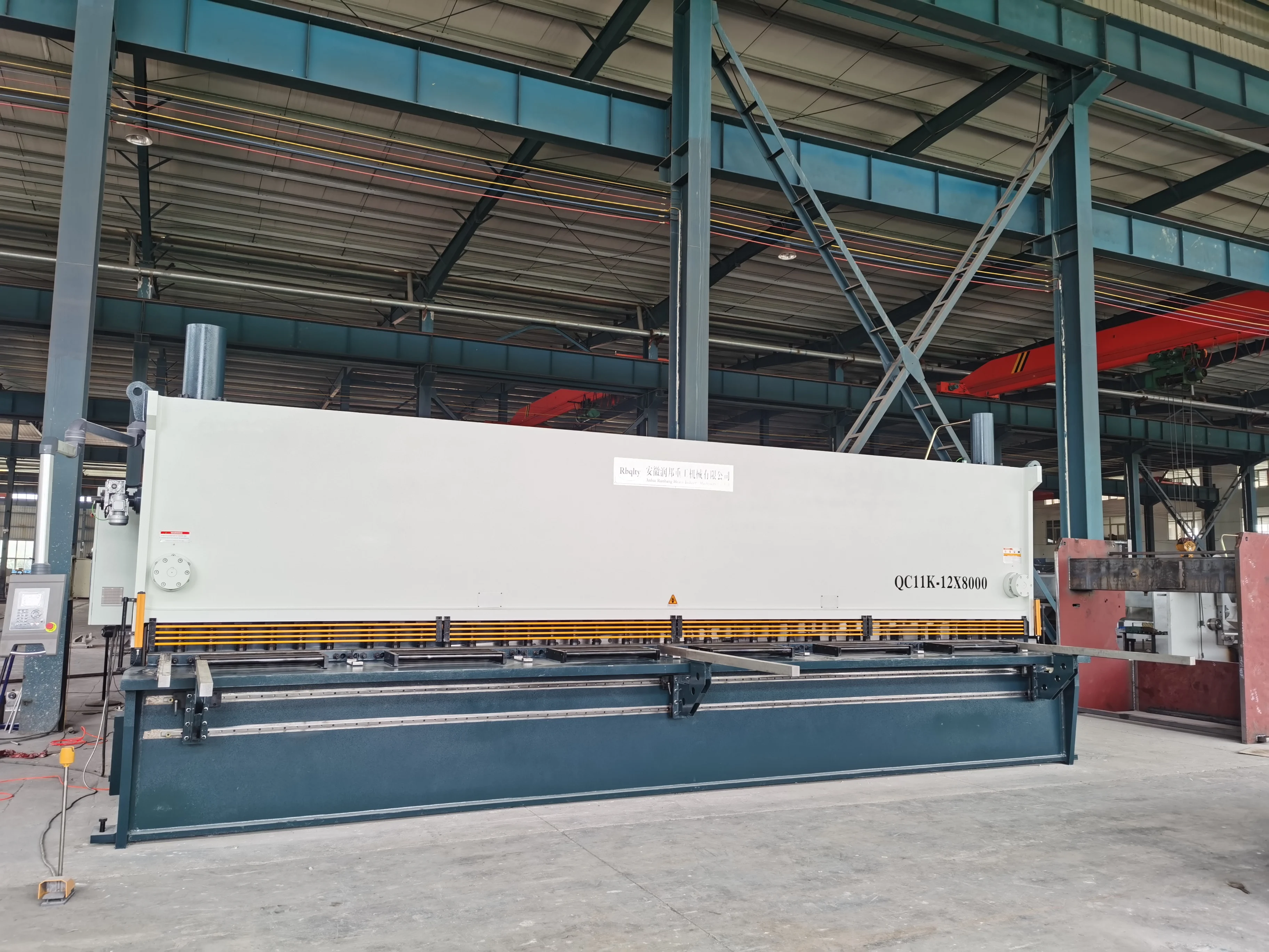 Hydraulic guillotine automatic sheet metal shearing machine hydraulic cnc shearing machine 13*6200