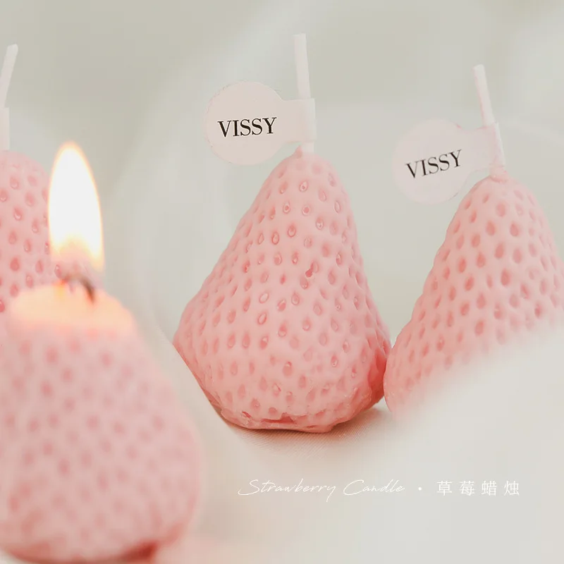 Wholesale  Soy Wax Strawberry Aromatherapy Candle Cute Creative Birthday Gift Handmade Simulation Modeling Fragrance Candle