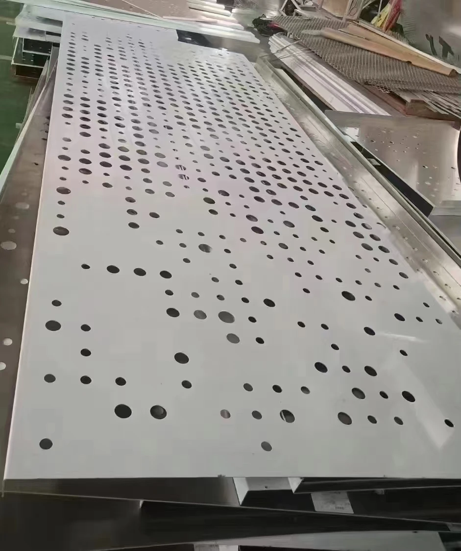 China Good Supplier High Grade 4x8 Perforated Aluminum Sheet