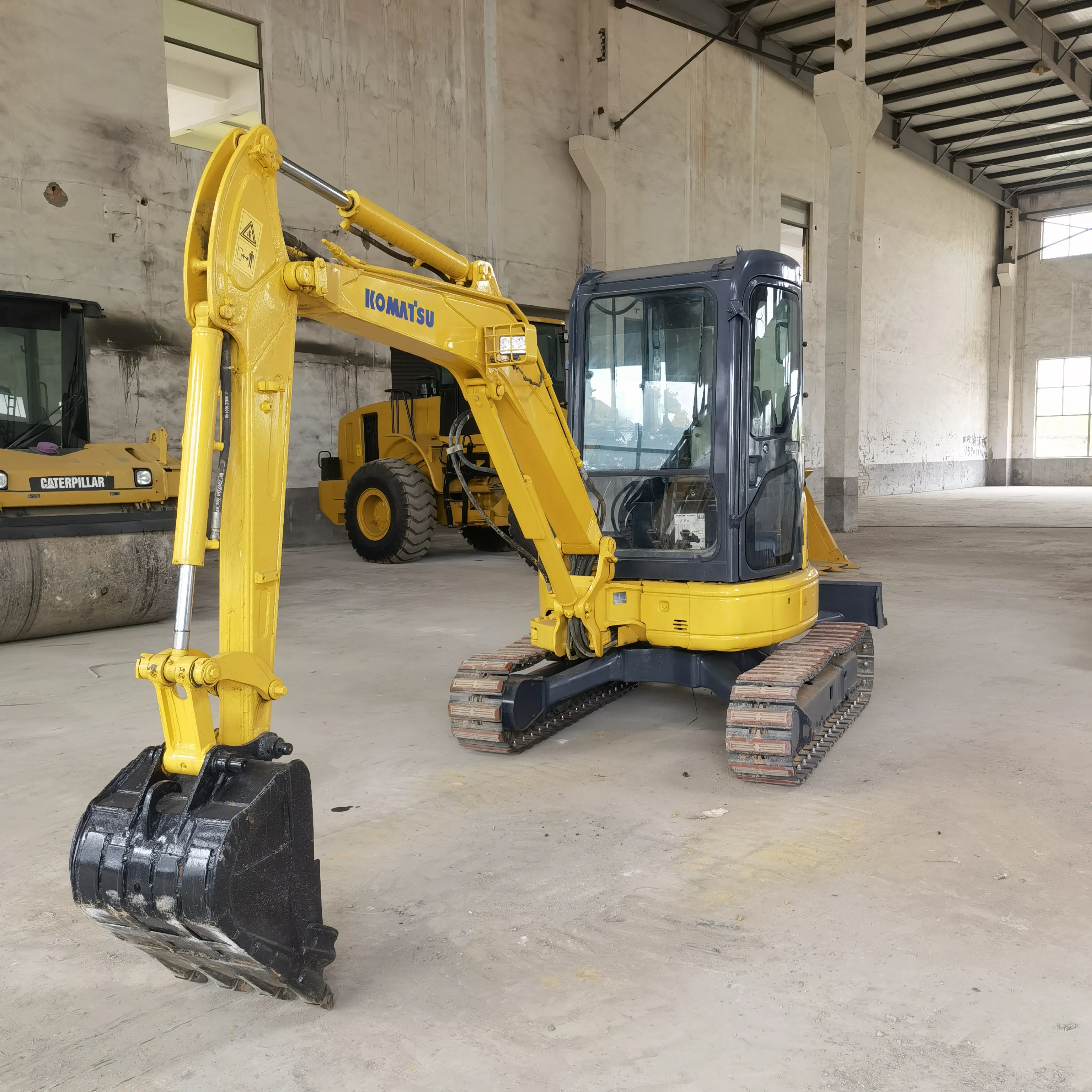 HOT SALE USED EXCAVATOR GOOD PRICE KOMATSU PC30 EXCAVATOR