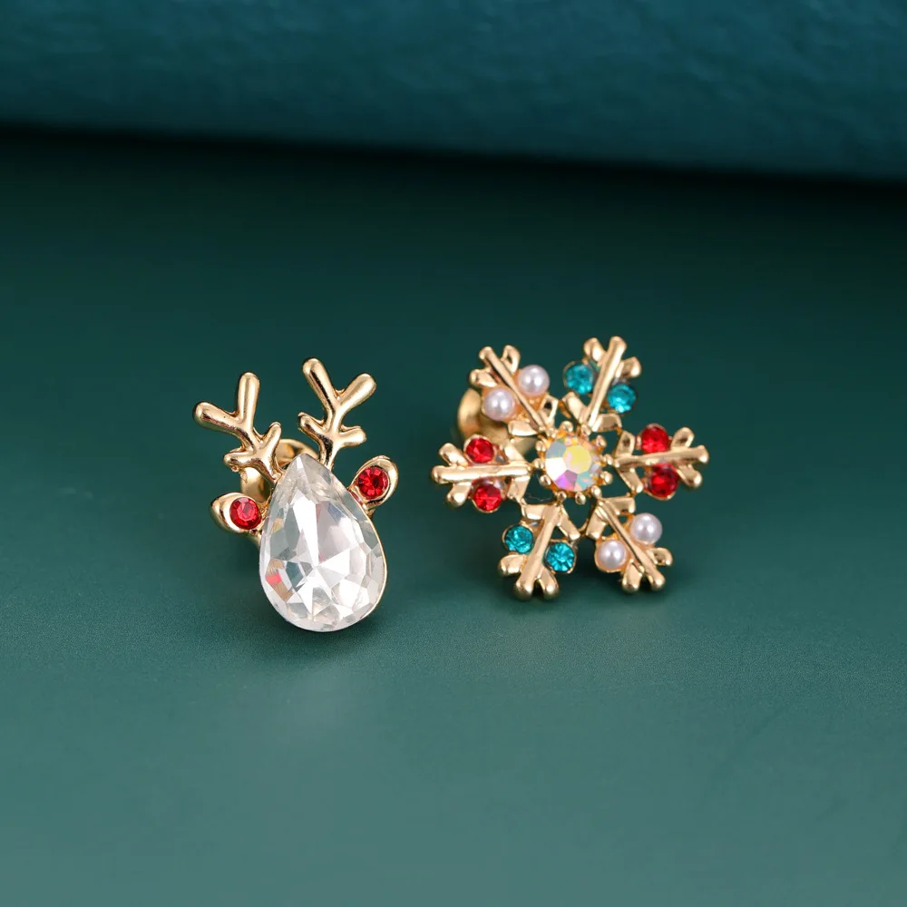2023 Autumn Winter New Product Xmas Series Elk Santa Claus Cartoon Small Christmas Stud Earrings