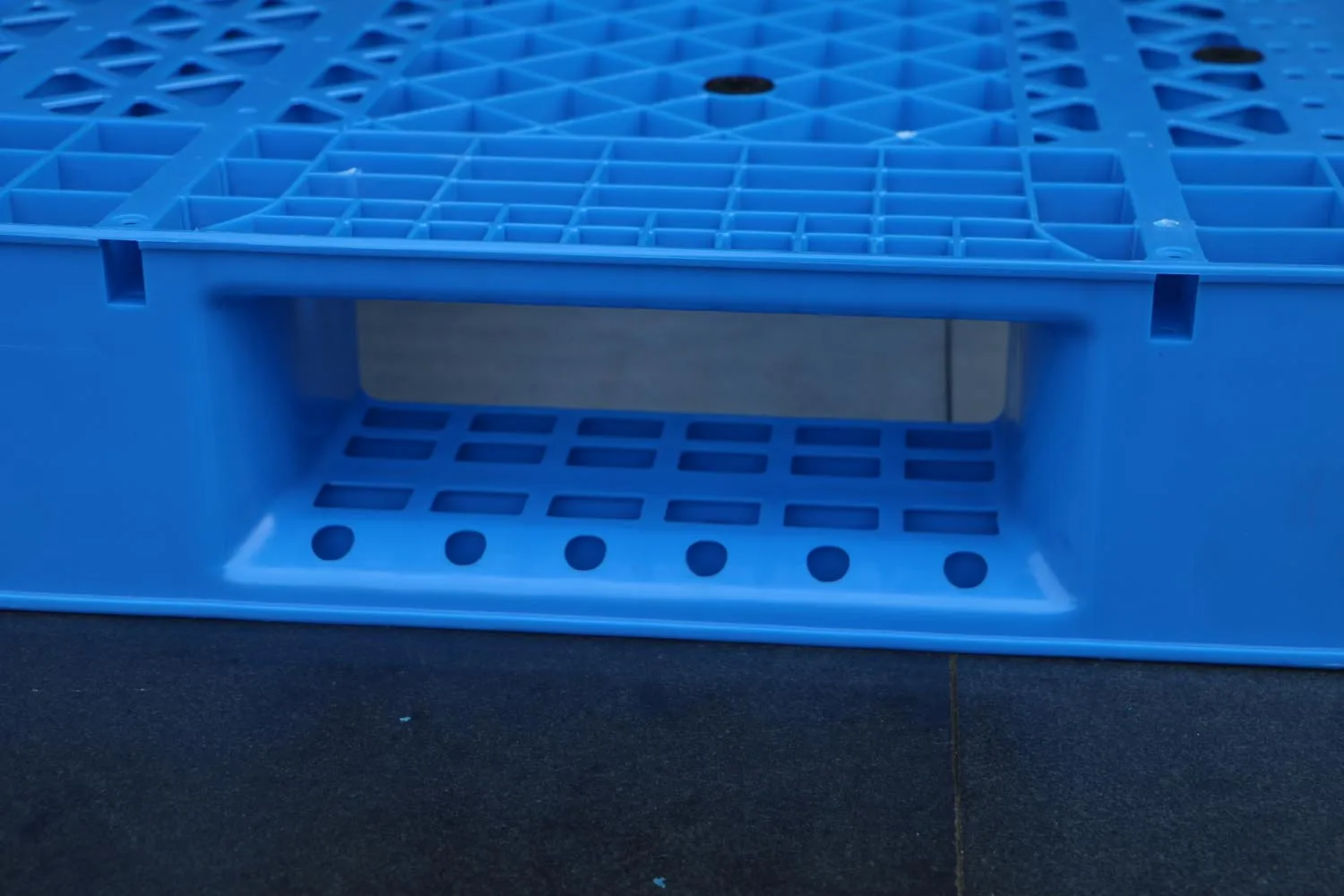 NEXARA Euro HDPE 15kg Single Faced Storage 4-Way Plastic Pallets Hot Selling 1111 1100*1100*150mm Grid Field Logistics Heavy